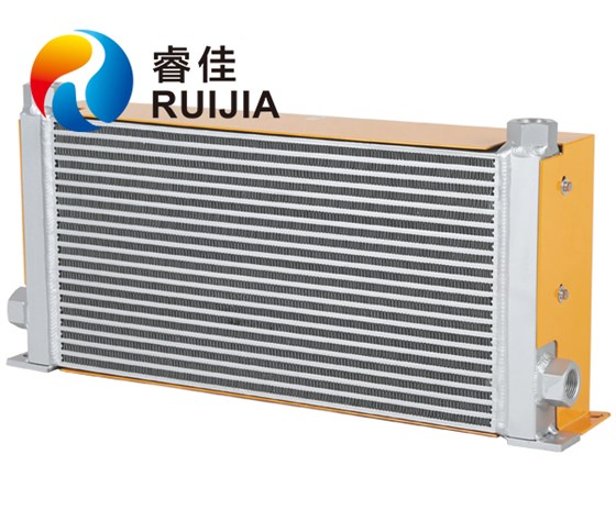 板翅式風(fēng)冷換熱器 板翅式風(fēng)冷換熱器