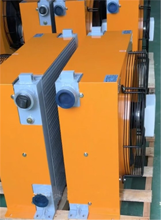 風(fēng)冷式油冷卻器打包發(fā)貨 風(fēng)冷式油冷卻器打包發(fā)貨