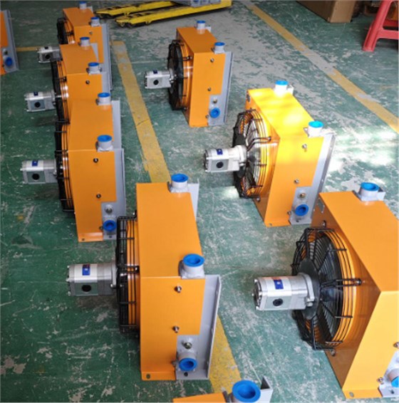 液壓馬達(dá)冷卻器打包發(fā)貨