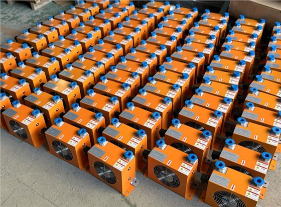 AH0607風(fēng)冷卻器打包發(fā)貨 AH0607風(fēng)冷卻器打包發(fā)貨