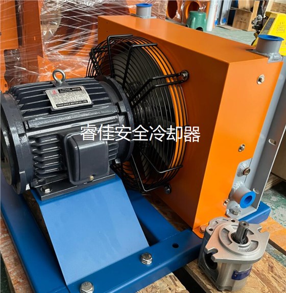 一體式獨(dú)立循環(huán)冷卻器打包發(fā)貨 一體式獨(dú)立循環(huán)冷卻器打包發(fā)貨