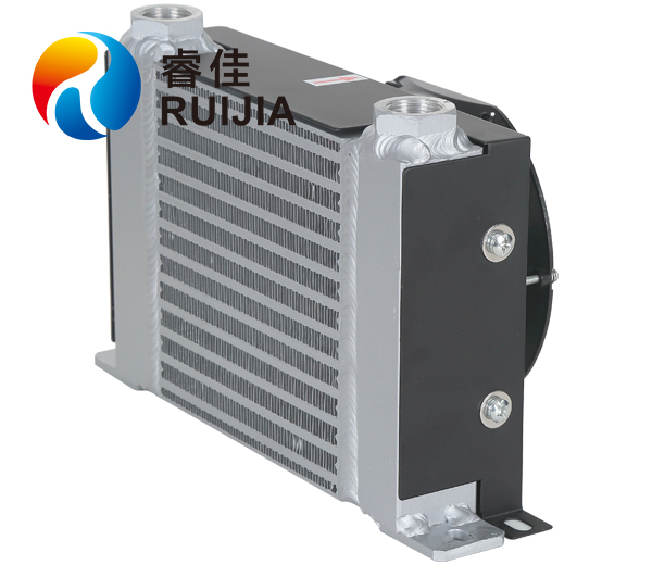 高品質(zhì)<font color='red'>液壓站冷卻器</font>AH0608應(yīng)具備哪些品質(zhì)？