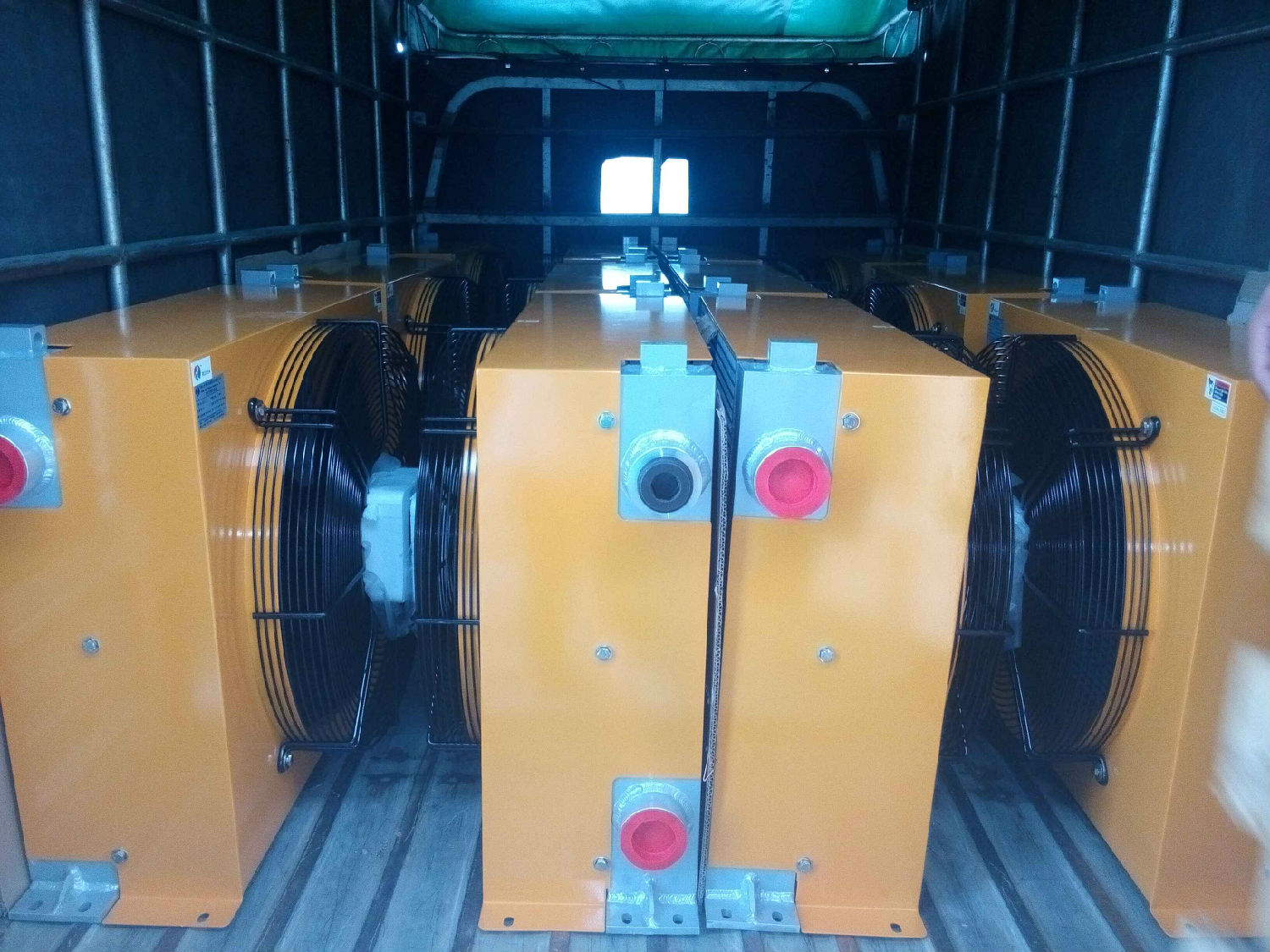 風(fēng)冷卻器RJ-6511發(fā)貨圖 風(fēng)冷卻器RJ-6511發(fā)貨圖