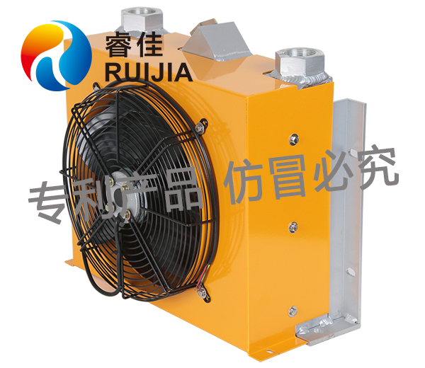 【冷卻器廠家】液壓<font color='red'>風冷卻器RJ-357</font> 出發(fā)泰國！