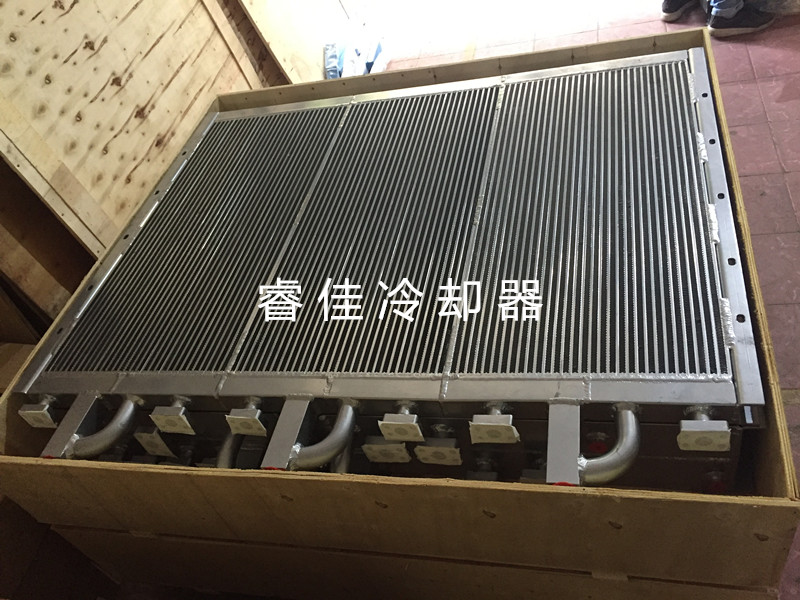 板翅式風(fēng)冷卻器.jpg 板翅式風(fēng)冷卻器.jpg