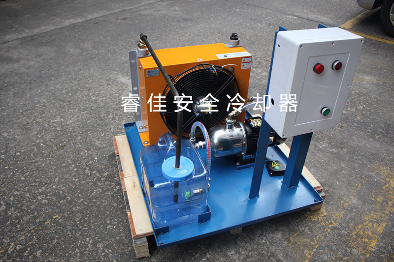 潤滑油降溫風(fēng)冷卻器和水冷卻器哪個好？