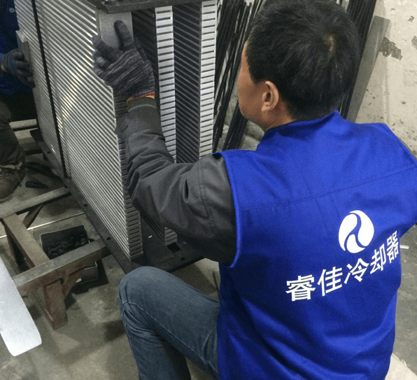 【客戶上門】空壓機(jī)冷卻器定做，睿佳幫到您