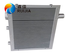 康普艾螺桿式<font color='red'>空壓機(jī)冷卻器</font>